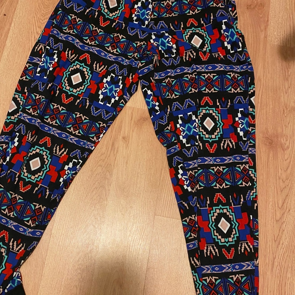 Aztec print joggers!!